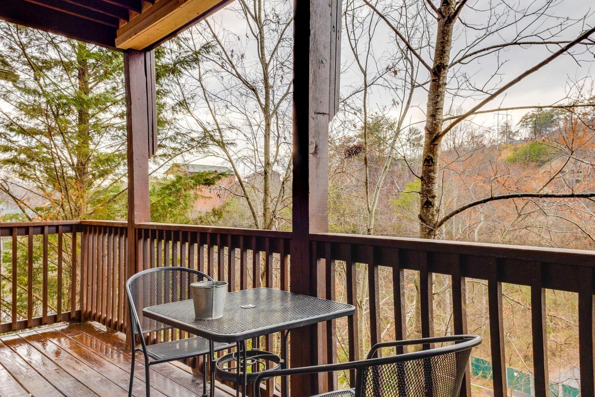 Pigeon Forge Resort Studio Cabin On Dollywood Ln! Bagian luar foto