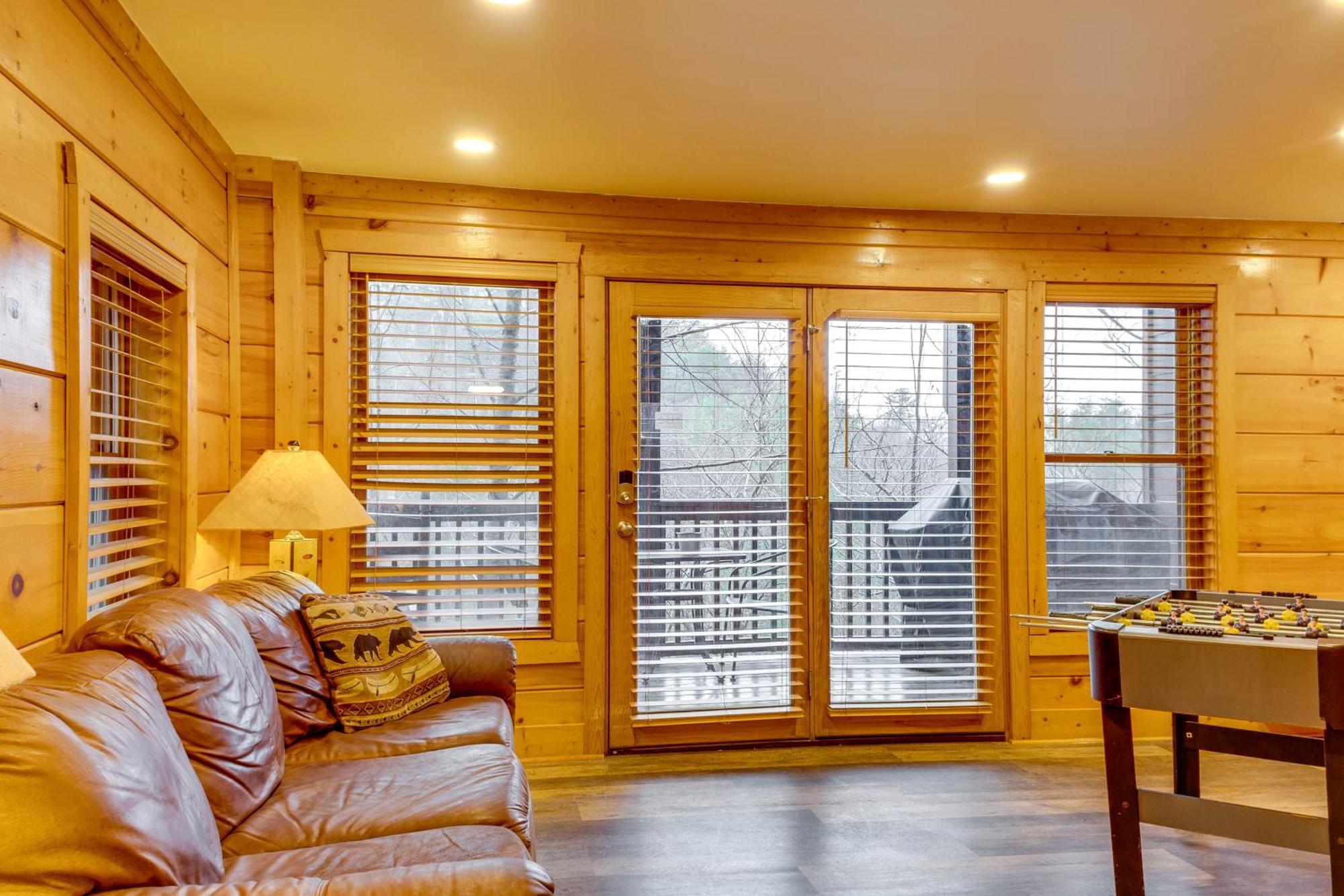 Pigeon Forge Resort Studio Cabin On Dollywood Ln! Bagian luar foto