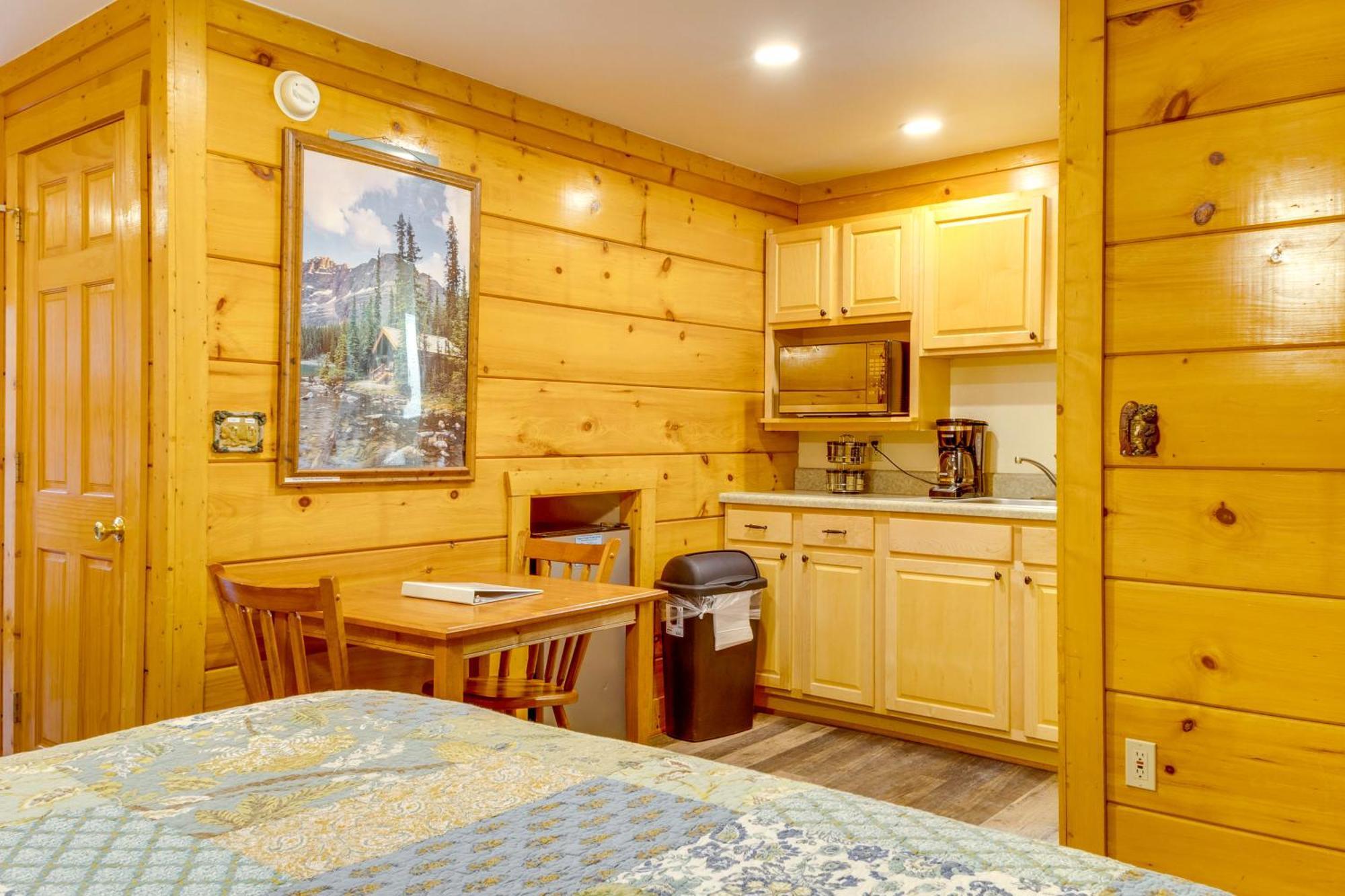 Pigeon Forge Resort Studio Cabin On Dollywood Ln! Bagian luar foto