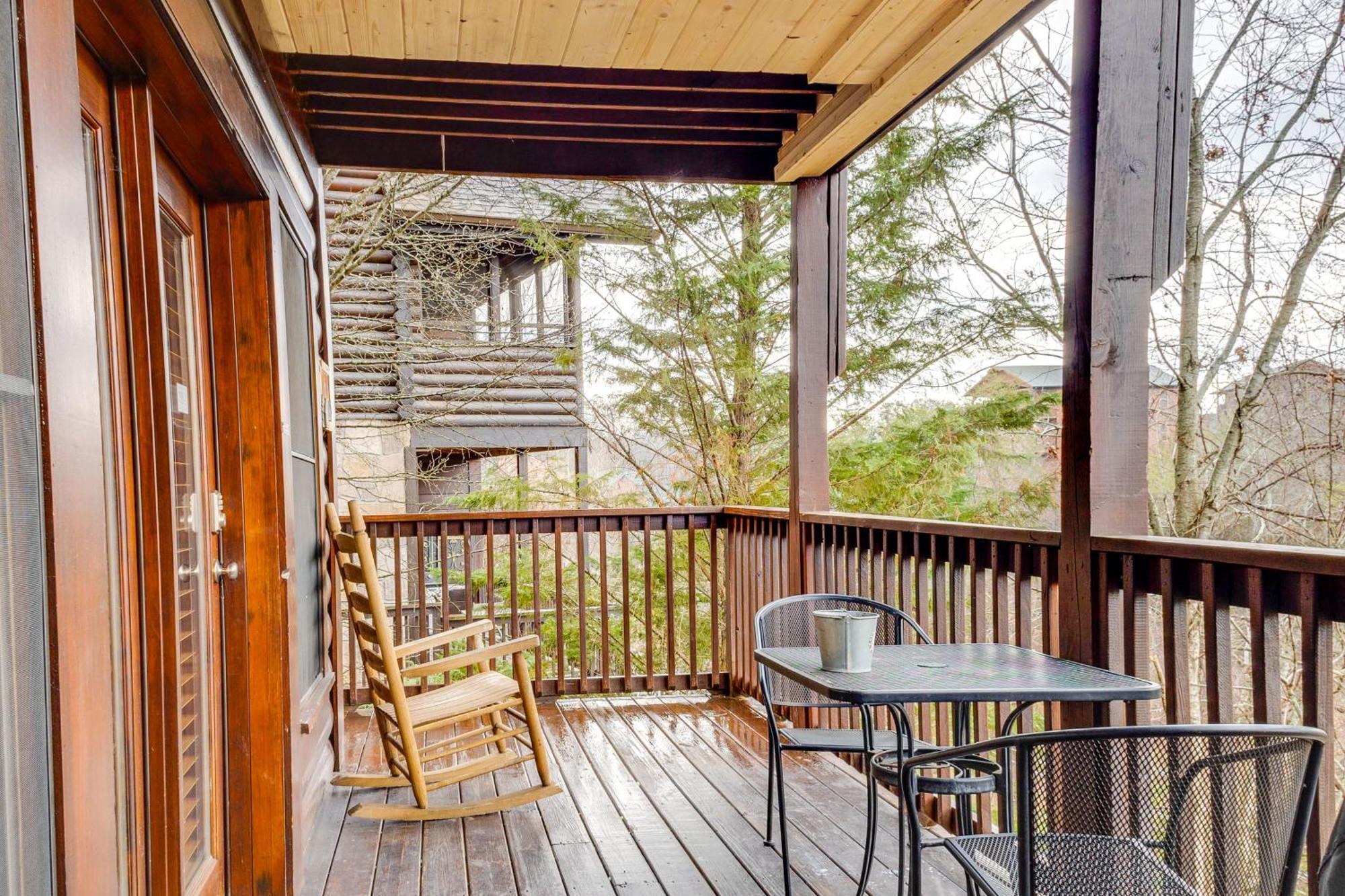 Pigeon Forge Resort Studio Cabin On Dollywood Ln! Bagian luar foto