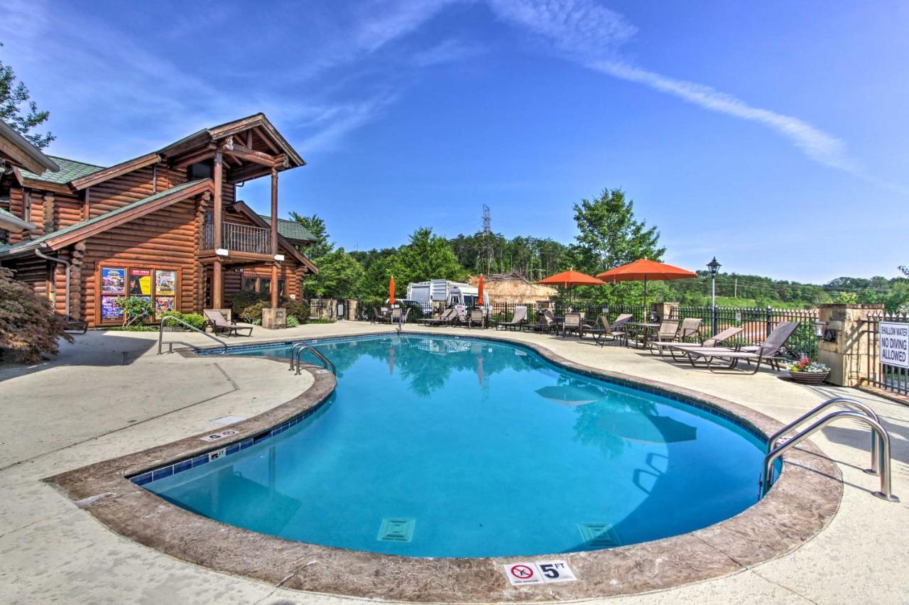Pigeon Forge Resort Studio Cabin On Dollywood Ln! Bagian luar foto